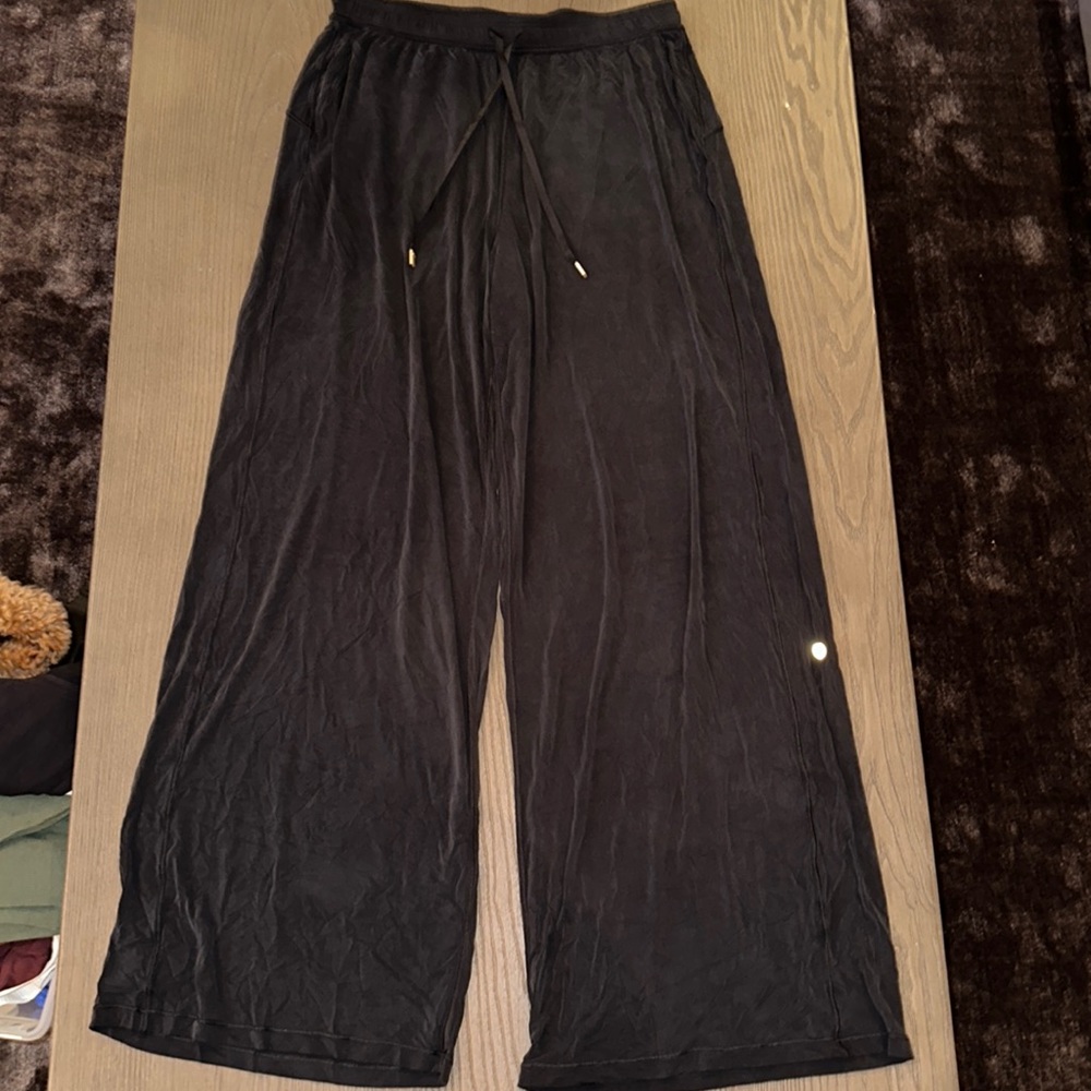 Lululemon Black Drawstring Wide Leg Pant - EUC but wrinkled